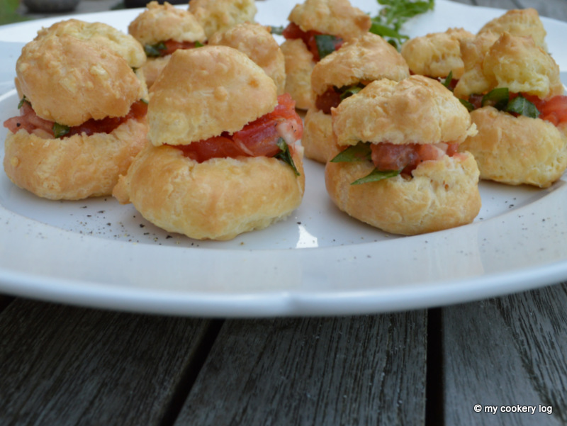 Brandteig - Krapfen mit Tomaten - Kräuter Füllung - My Cookery Log : My ...