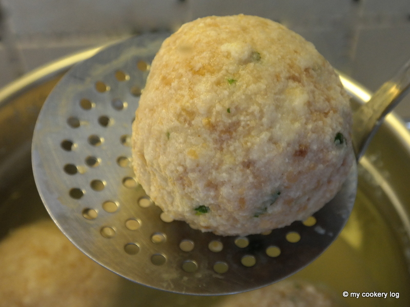 Bayerische Semmelknödel - My Cookery Log : My Cookery Log